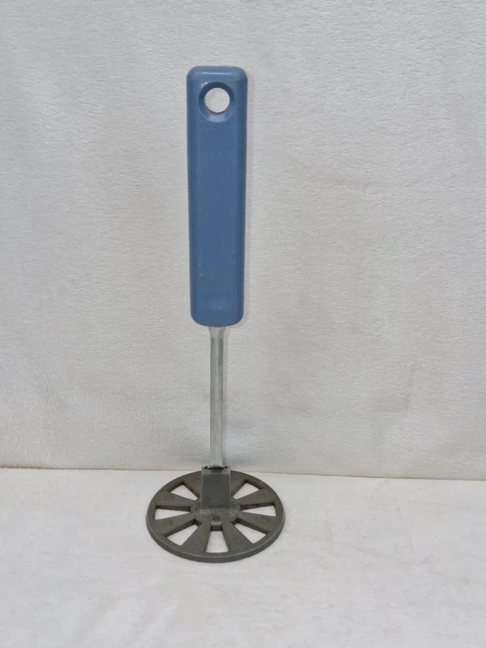 Ecko Blue Potato Masher Vintage Kitchen Utensil – Blue‎ Handle – Preowned